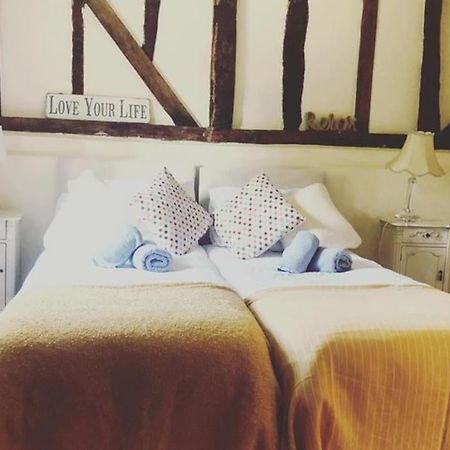 Stunning Barn Conversion Ideal For Large Families Bildeston Екстериор снимка