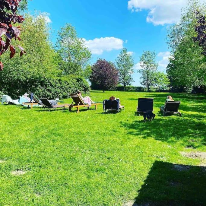 Stunning Barn Conversion Ideal For Large Families Bildeston Екстериор снимка