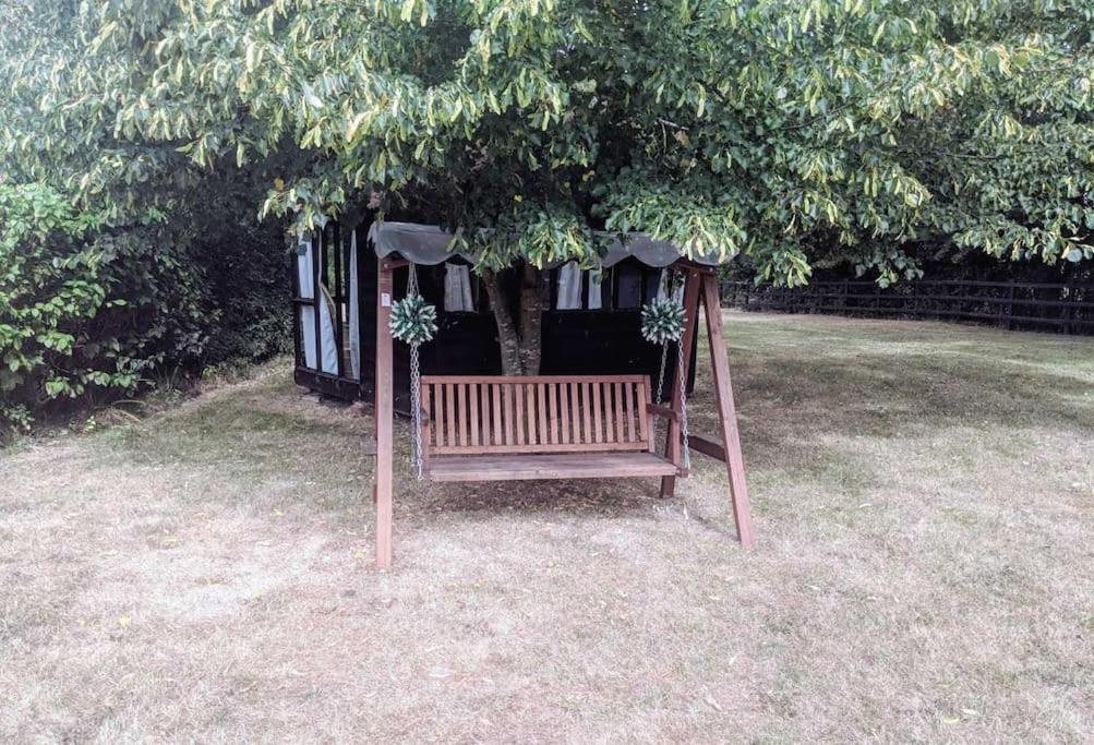 Stunning Barn Conversion Ideal For Large Families Bildeston Екстериор снимка