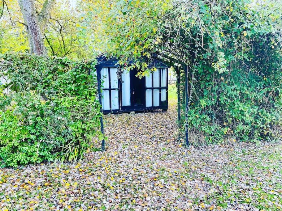 Stunning Barn Conversion Ideal For Large Families Bildeston Екстериор снимка