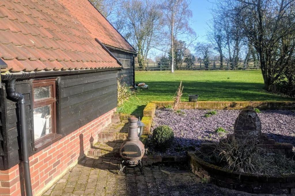 Stunning Barn Conversion Ideal For Large Families Bildeston Екстериор снимка