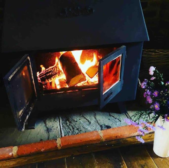Stunning Barn Conversion Ideal For Large Families Bildeston Екстериор снимка