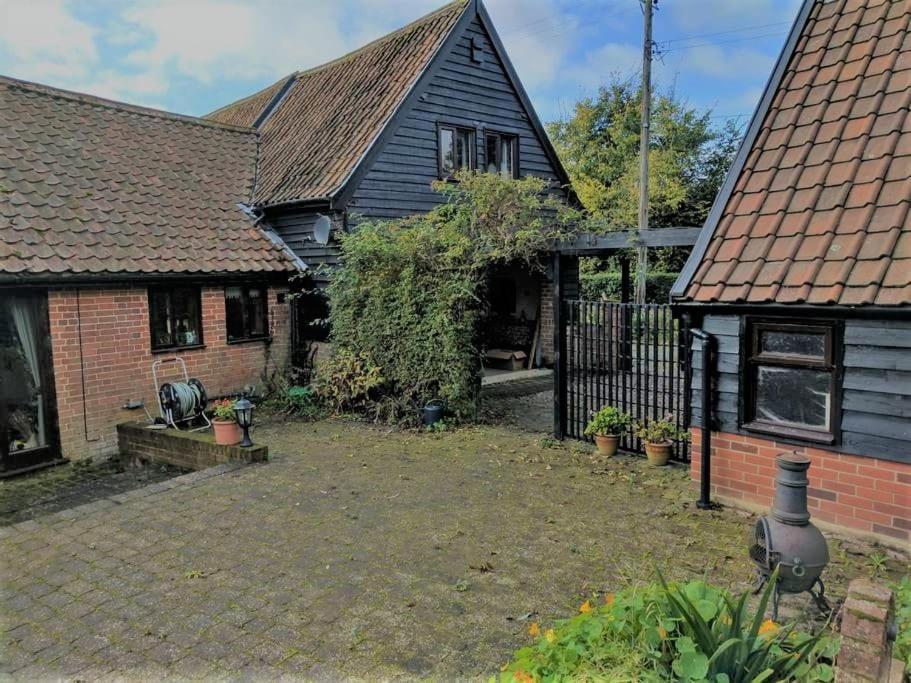 Stunning Barn Conversion Ideal For Large Families Bildeston Екстериор снимка