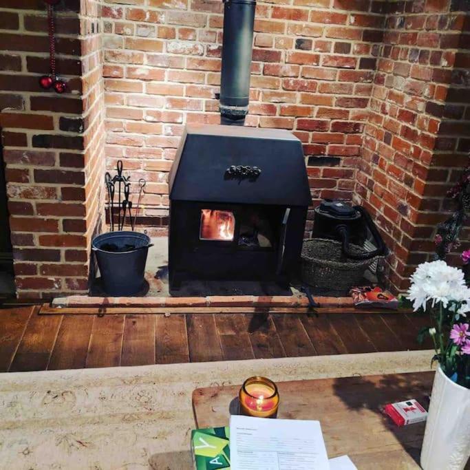 Stunning Barn Conversion Ideal For Large Families Bildeston Екстериор снимка